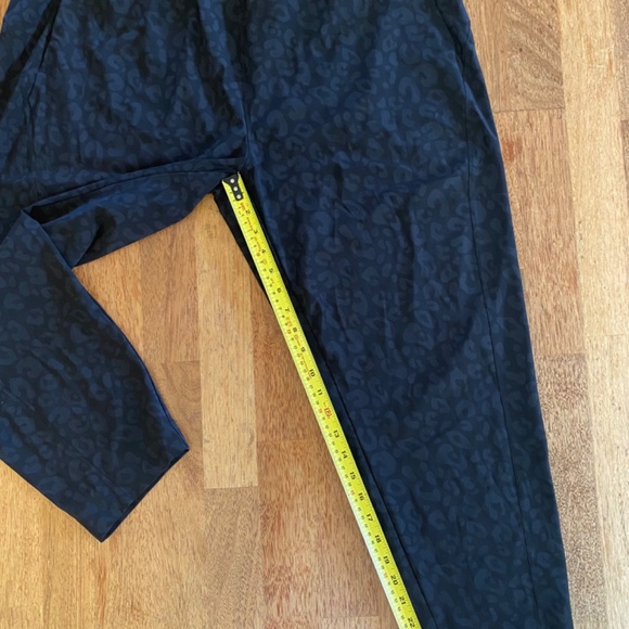 Sweaty Betty XXL Explorer Tapered Athletic Pants Black Leopard Print Pull On - Picture 9 of 13